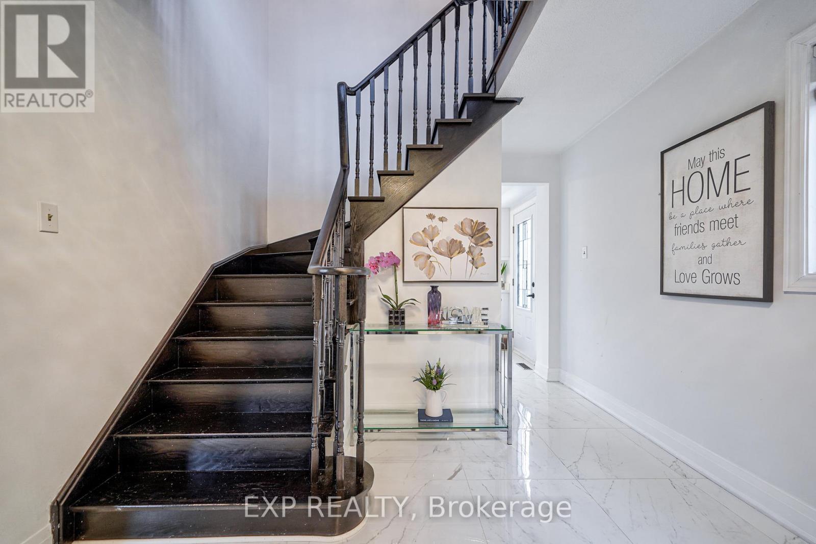 32 Parade Square, Toronto, Ontario  M1C 3T6 - Photo 4 - E12172937