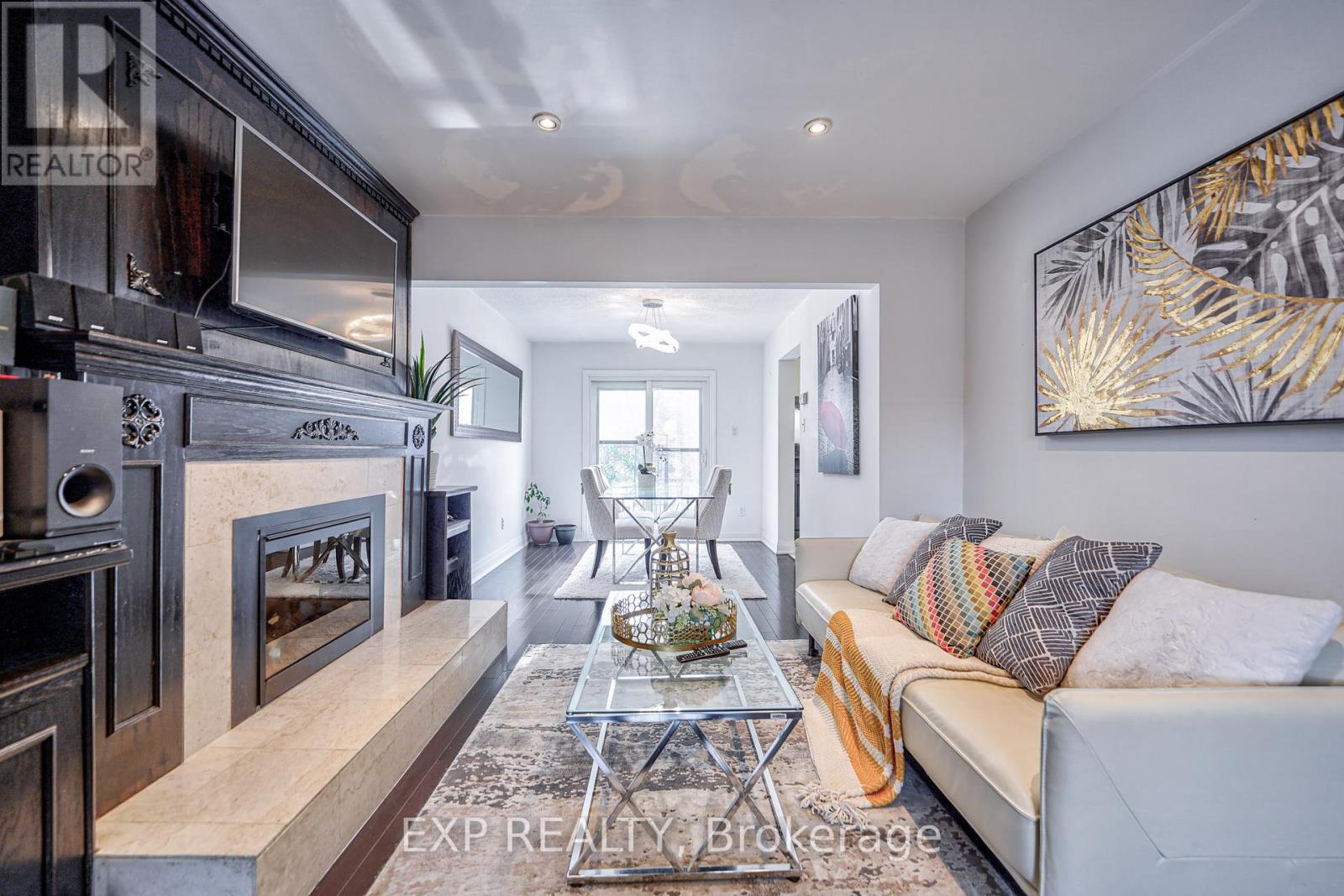 32 Parade Square, Toronto, Ontario  M1C 3T6 - Photo 7 - E12172937