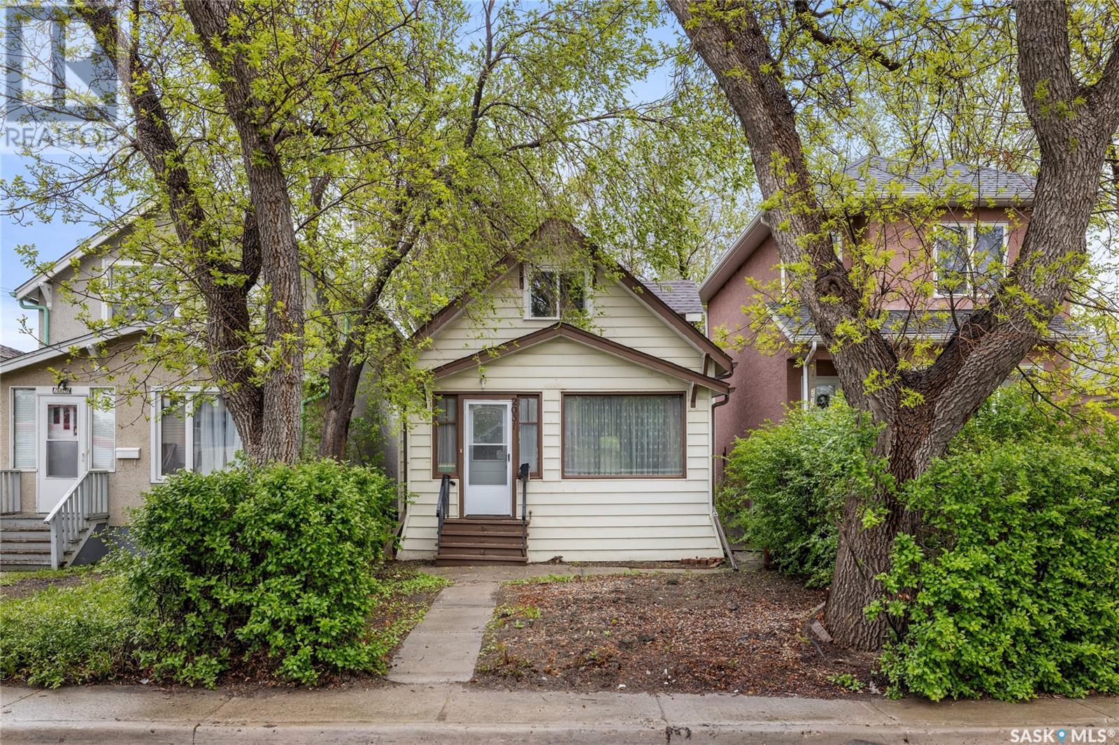 2031 Wallace Street, Regina, Saskatchewan  S4N 4A3 - Photo 1 - SK007018