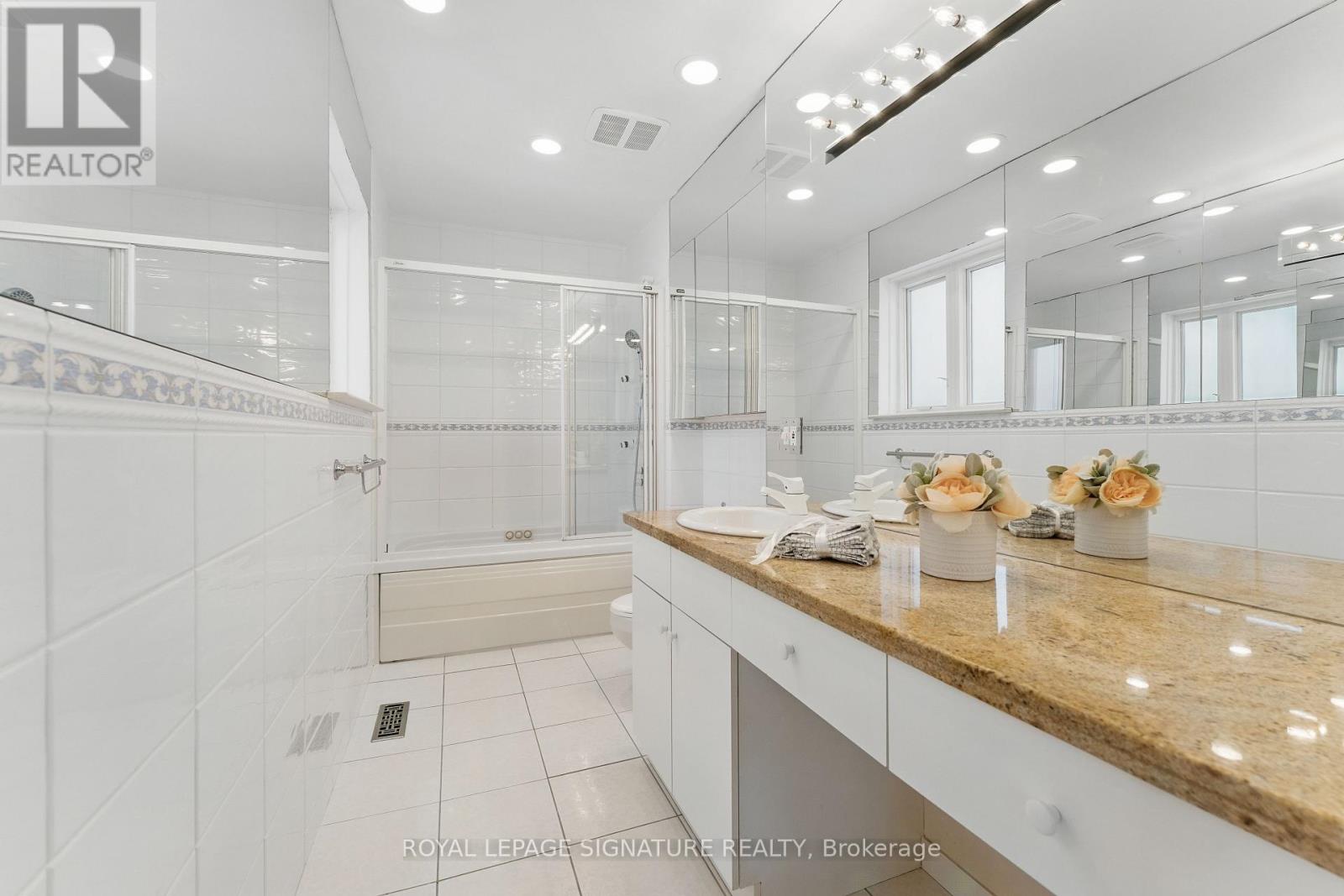 153 - 96 Crimson Mill Way, Toronto, Ontario  M2L 1T6 - Photo 18 - C12159833
