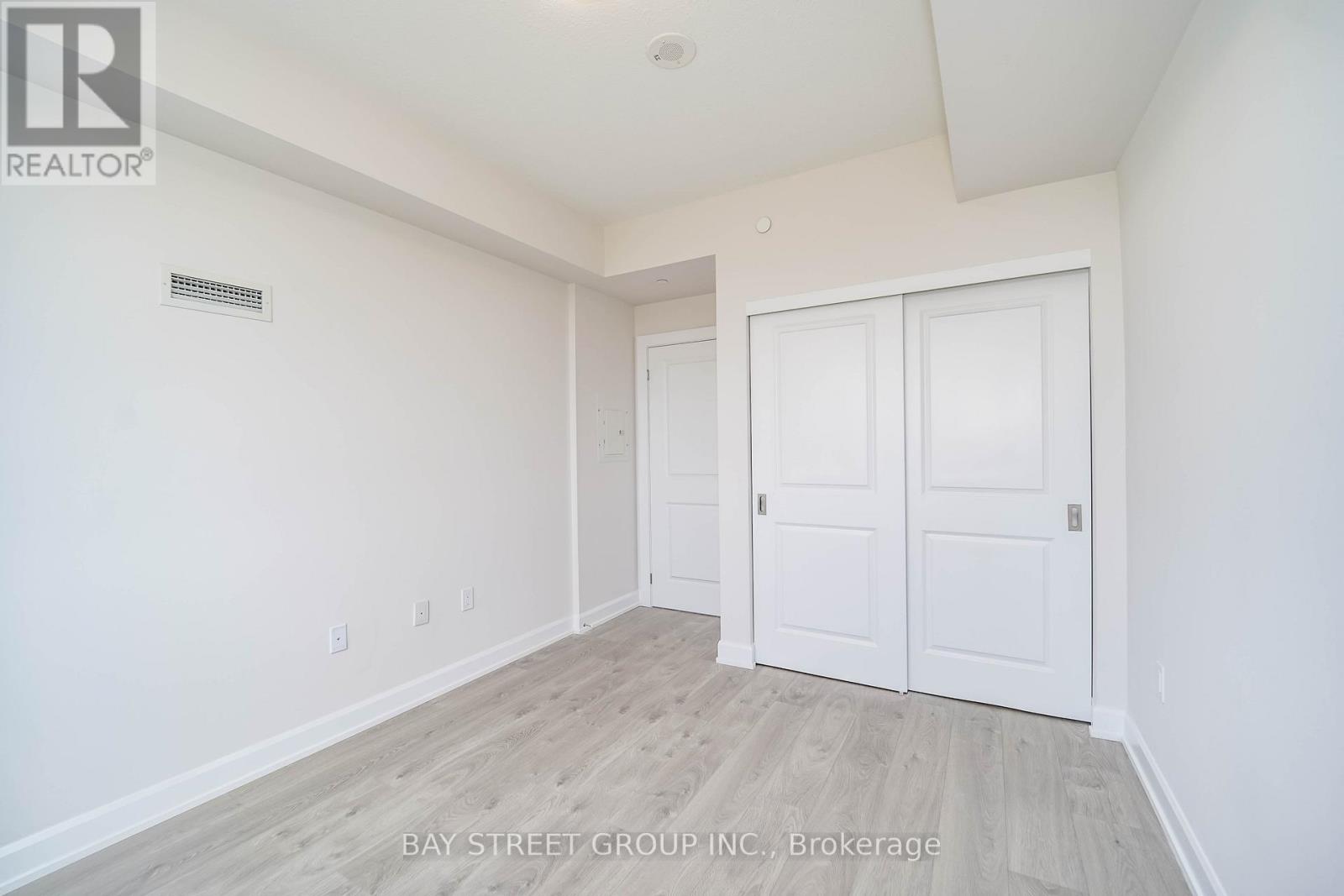 717 - 3200 William Coltson Avenue, Oakville (Jm Joshua Meadows), Ontario  L6H 7W6 - Photo 13 - W12171830