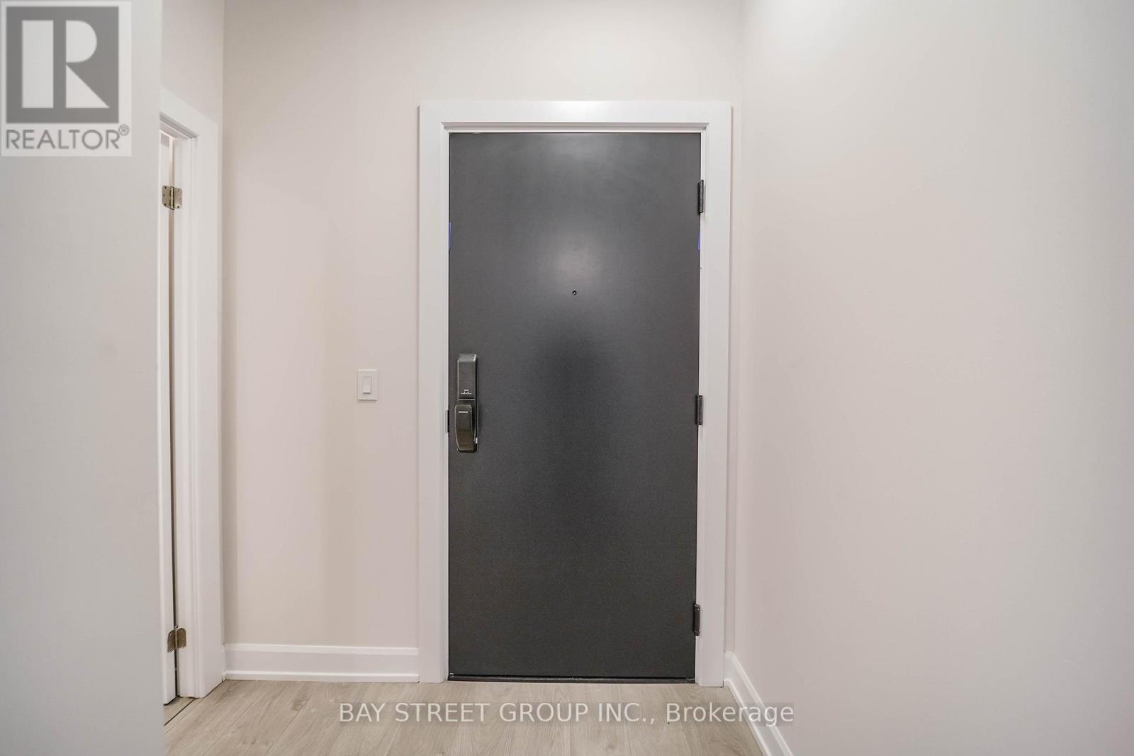 717 - 3200 William Coltson Avenue, Oakville (Jm Joshua Meadows), Ontario  L6H 7W6 - Photo 5 - W12171830