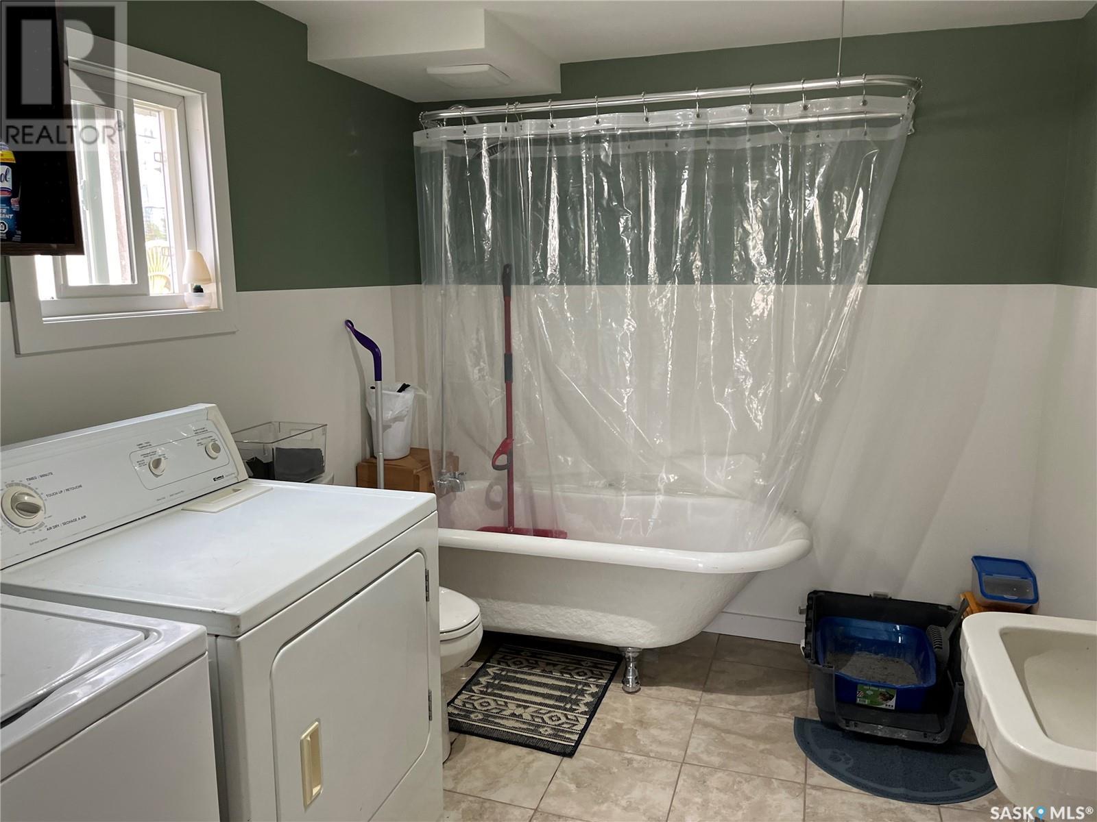 244 3rd Avenue E, Gravelbourg, Saskatchewan  S0H 1X0 - Photo 20 - SK007124