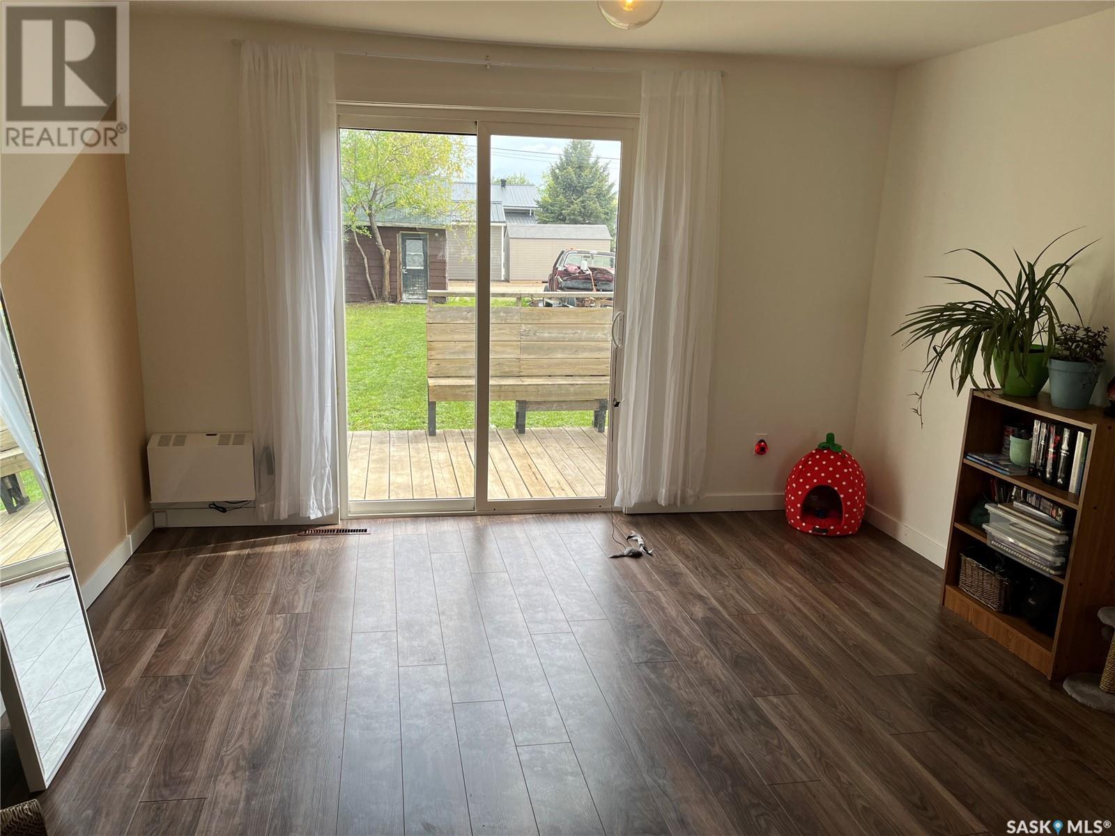 244 3rd Avenue E, Gravelbourg, Saskatchewan  S0H 1X0 - Photo 8 - SK007124