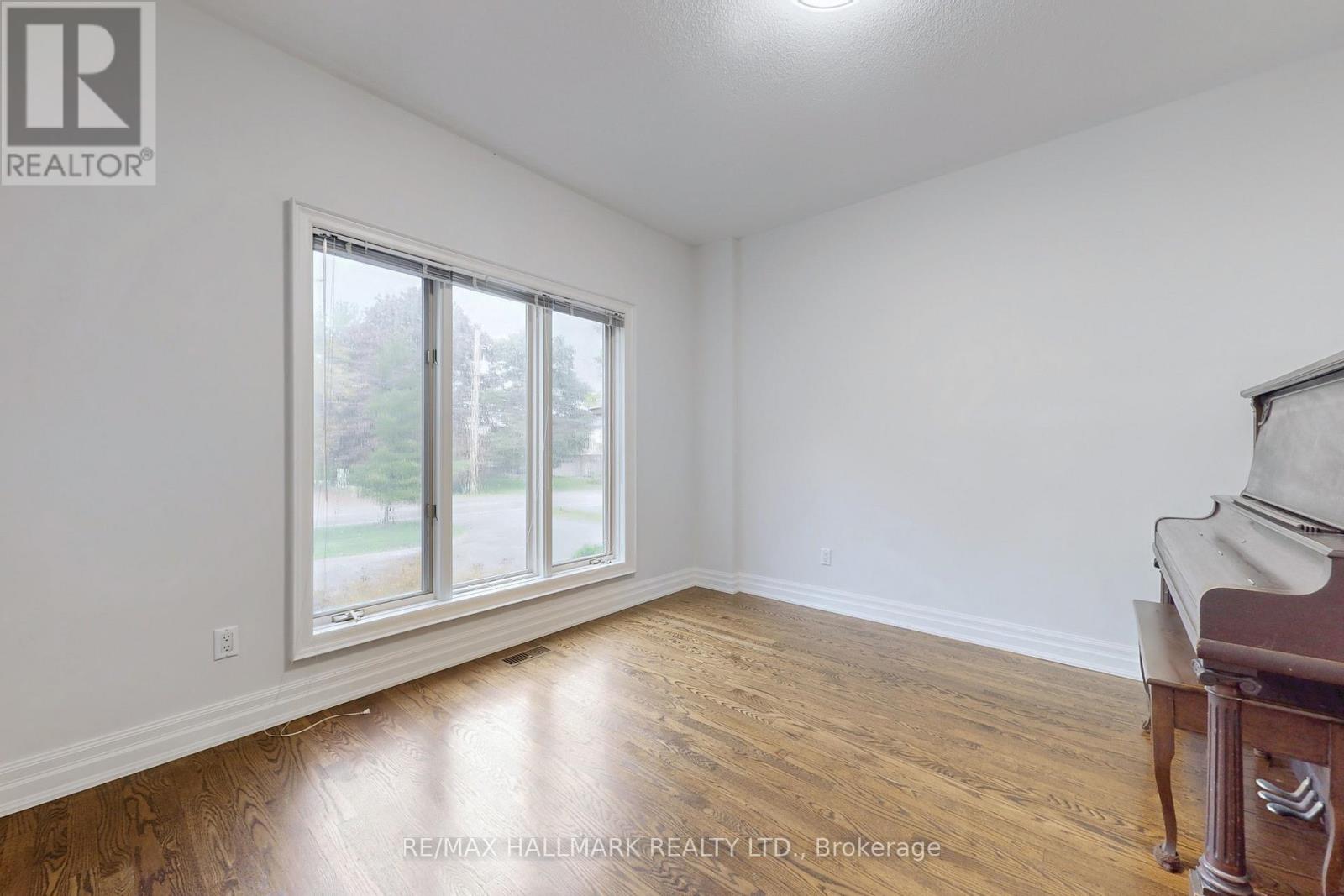 19 Hillside Avenue, Vaughan (Concord), Ontario  L4K 1W9 - Photo 15 - N12172808
