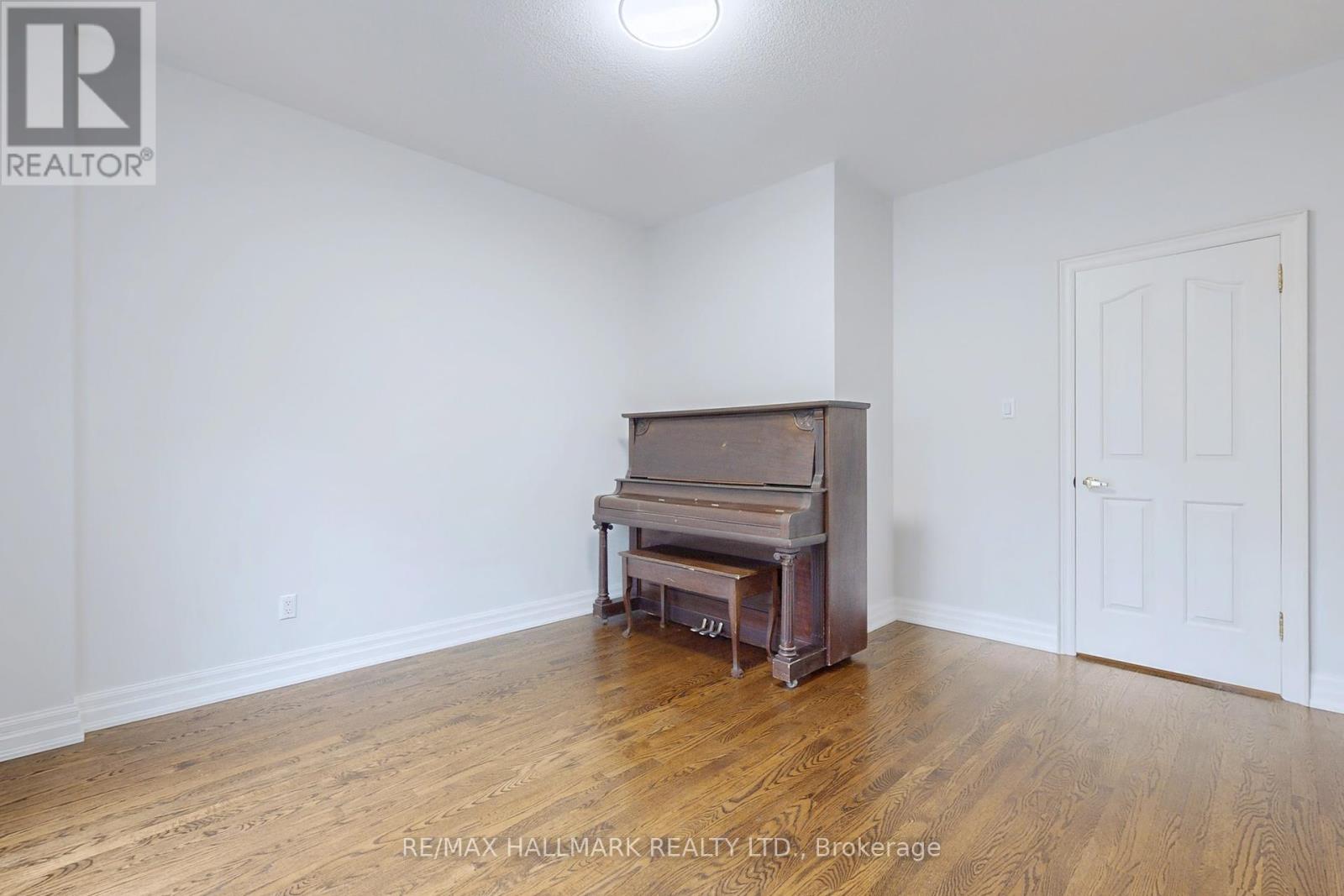 19 Hillside Avenue, Vaughan (Concord), Ontario  L4K 1W9 - Photo 16 - N12172808