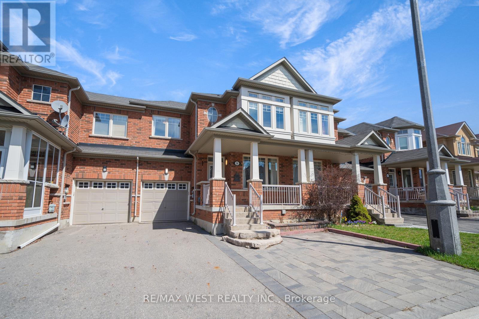 26 Thistle Avenue, Richmond Hill (Jefferson), Ontario  L4E 0B6 - Photo 2 - N12172905