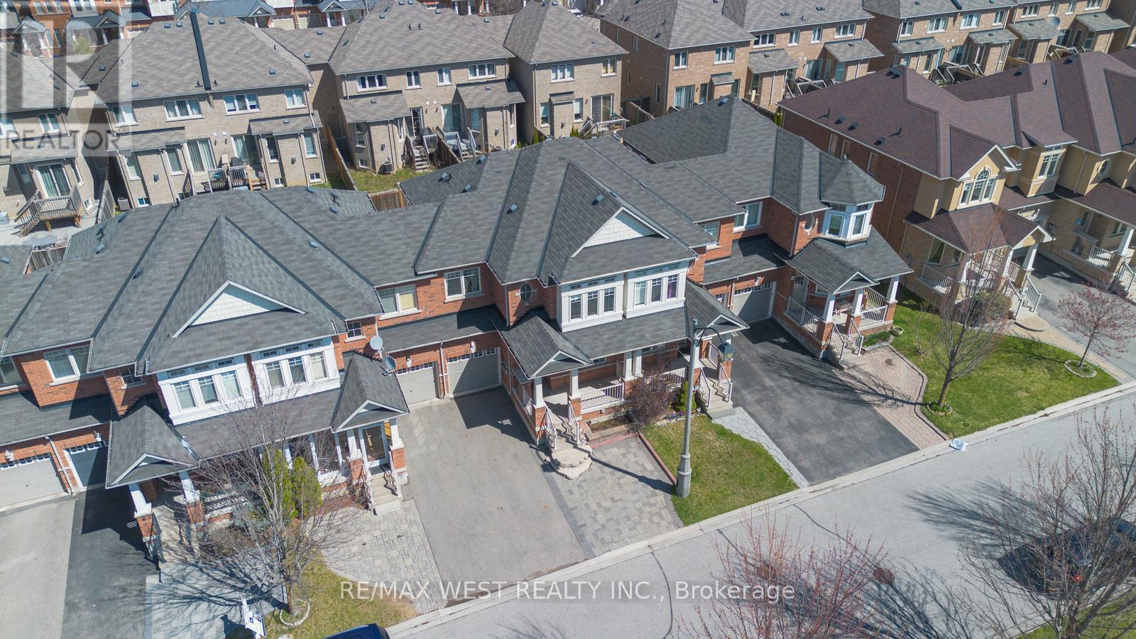 26 Thistle Avenue, Richmond Hill (Jefferson), Ontario  L4E 0B6 - Photo 3 - N12172905