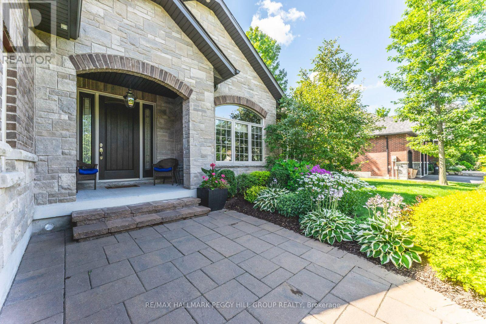 126 Mennill Drive, Springwater, Ontario  L9X 0J2 - Photo 3 - S12172798