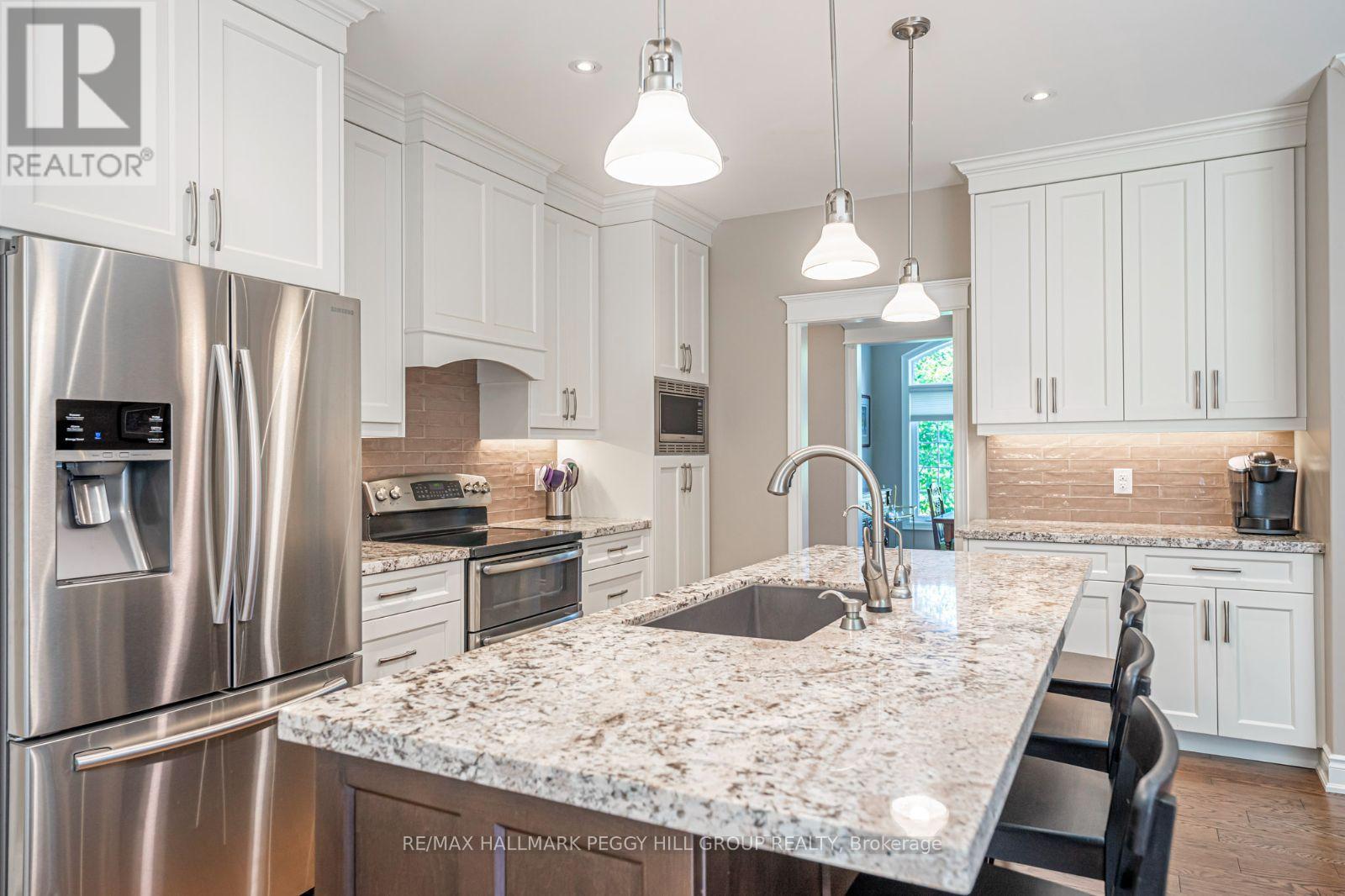 126 Mennill Drive, Springwater, Ontario  L9X 0J2 - Photo 5 - S12172798