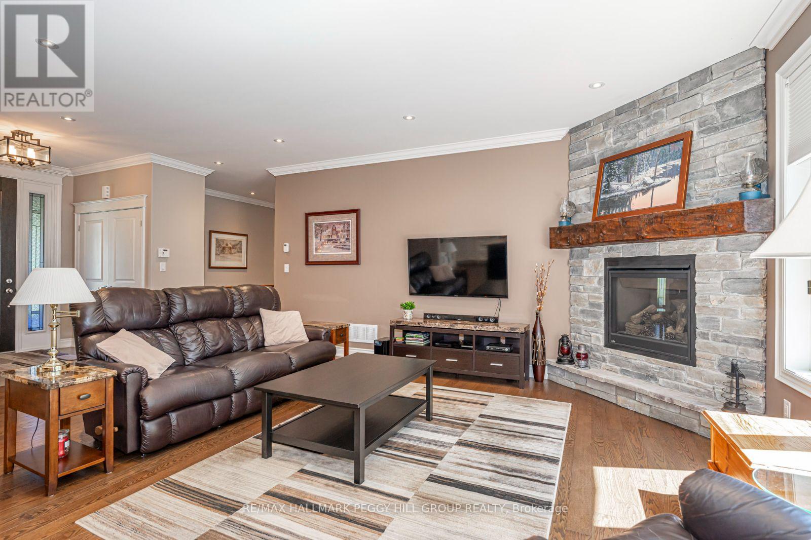 126 Mennill Drive, Springwater, Ontario  L9X 0J2 - Photo 7 - S12172798