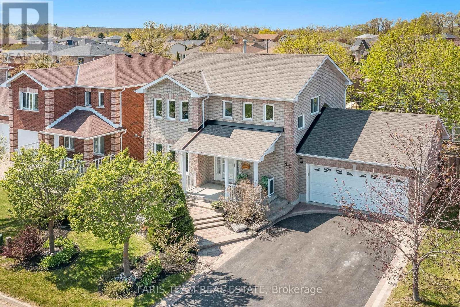 22 Watson Drive, Barrie, Ontario  L4M 6W3 - Photo 1 - S12172875