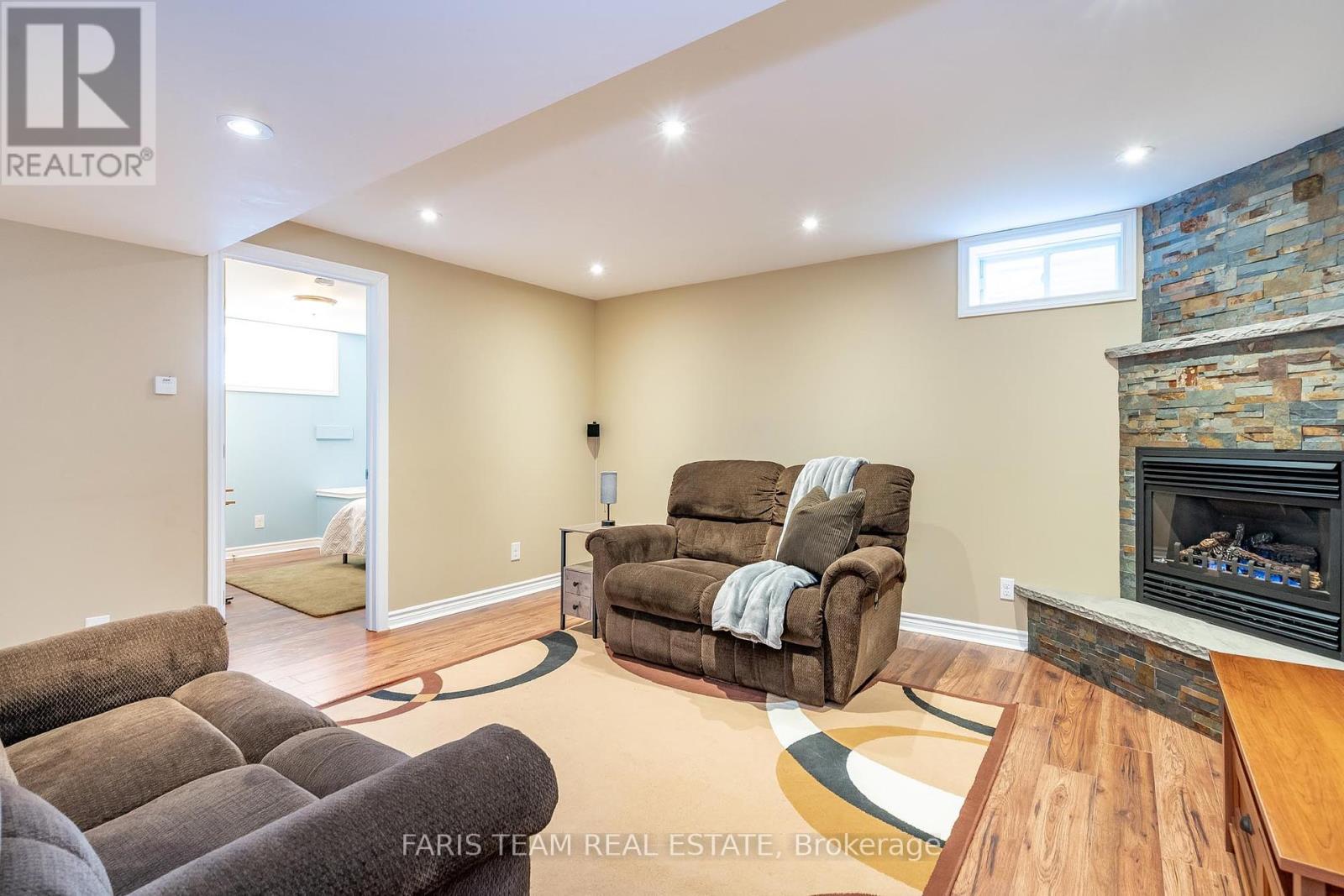 22 Watson Drive, Barrie, Ontario  L4M 6W3 - Photo 19 - S12172875