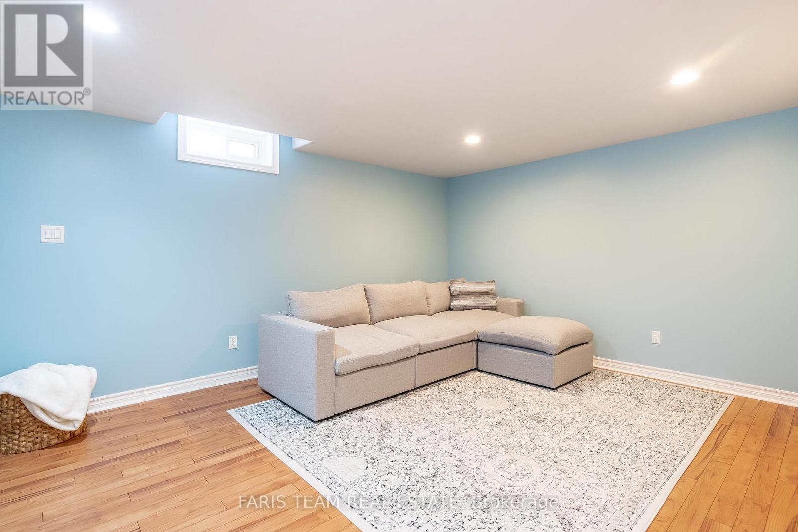 38 Summerset Drive, Barrie (Ardagh), Ontario  L4N 9L7 - Photo 19 - S12172898