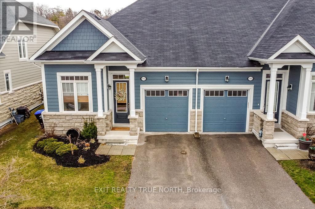 Property at 592 BAYPORT BOULEVARD image 1