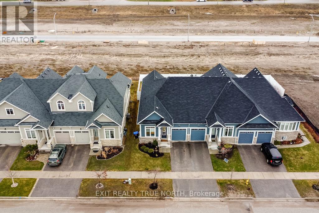 Property at 592 BAYPORT BOULEVARD image 2