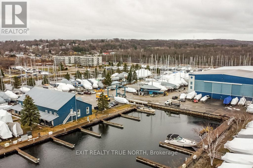 Property at 592 BAYPORT BOULEVARD image 5