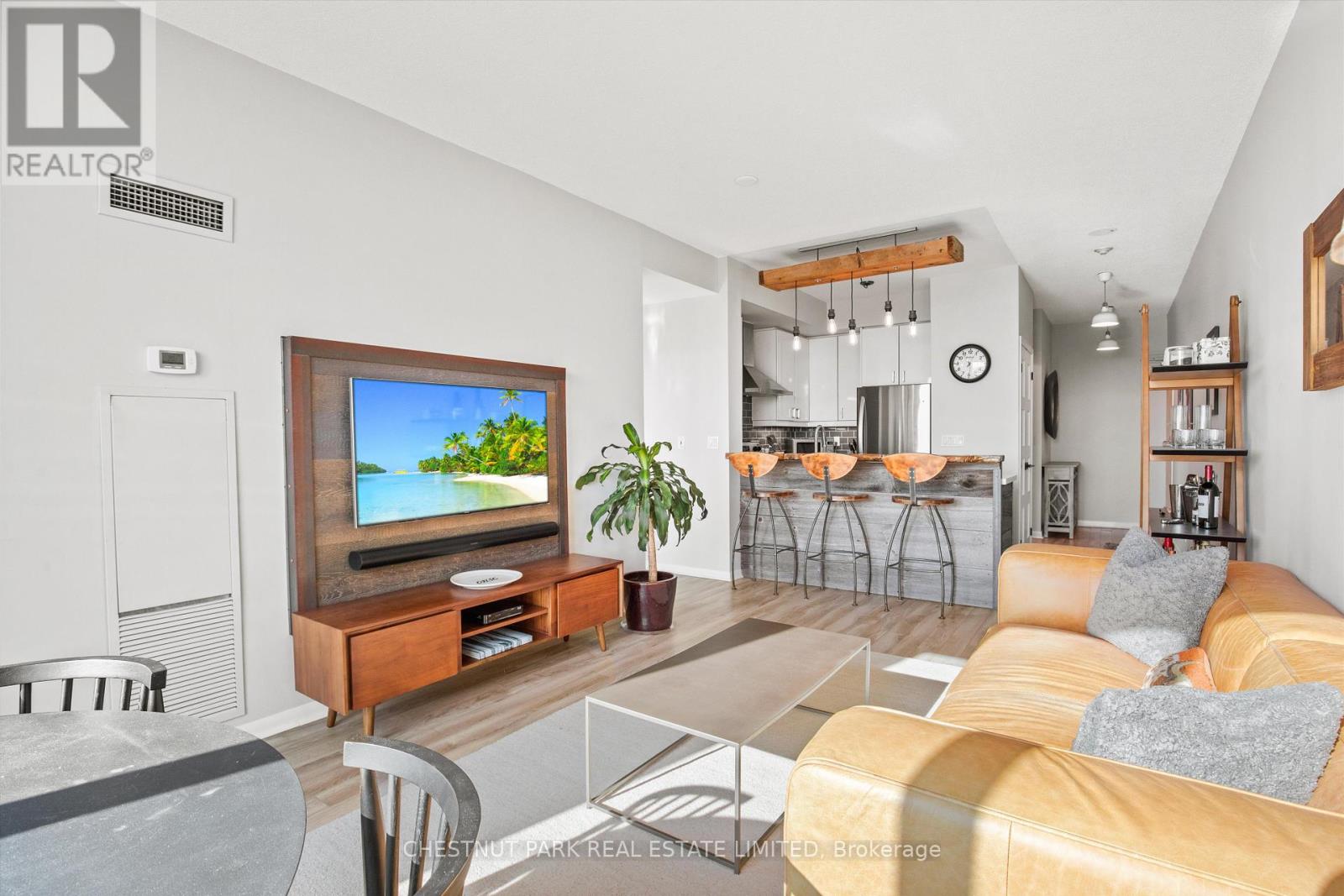 2216 - 185 Legion Road N, Toronto (Mimico), Ontario  M8Y 0A1 - Photo 9 - W12160281