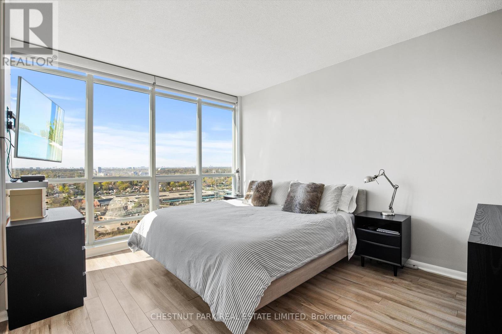 2216 - 185 Legion Road N, Toronto (Mimico), Ontario  M8Y 0A1 - Photo 11 - W12160281