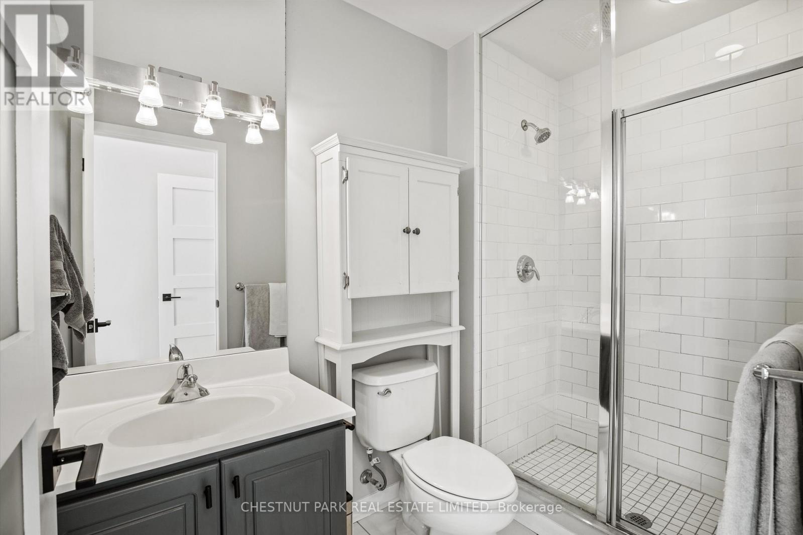 2216 - 185 Legion Road N, Toronto (Mimico), Ontario  M8Y 0A1 - Photo 17 - W12160281