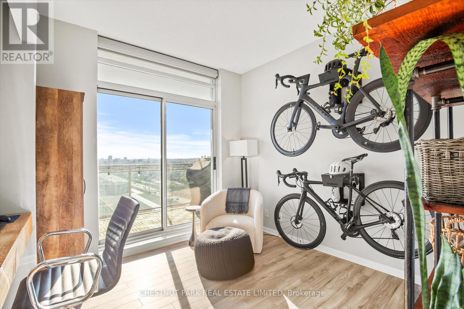 2216 - 185 Legion Road N, Toronto (Mimico), Ontario  M8Y 0A1 - Photo 15 - W12160281