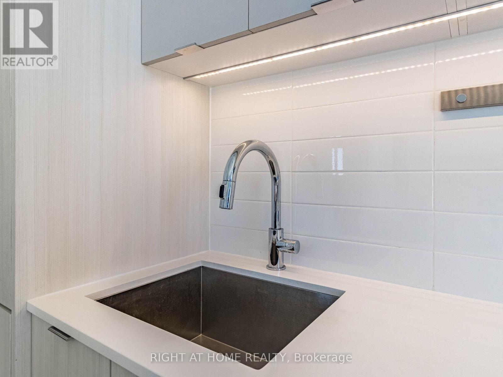 732 - 26 Gibbs Road, Toronto, Ontario  M9B 0E3 - Photo 27 - W12172741