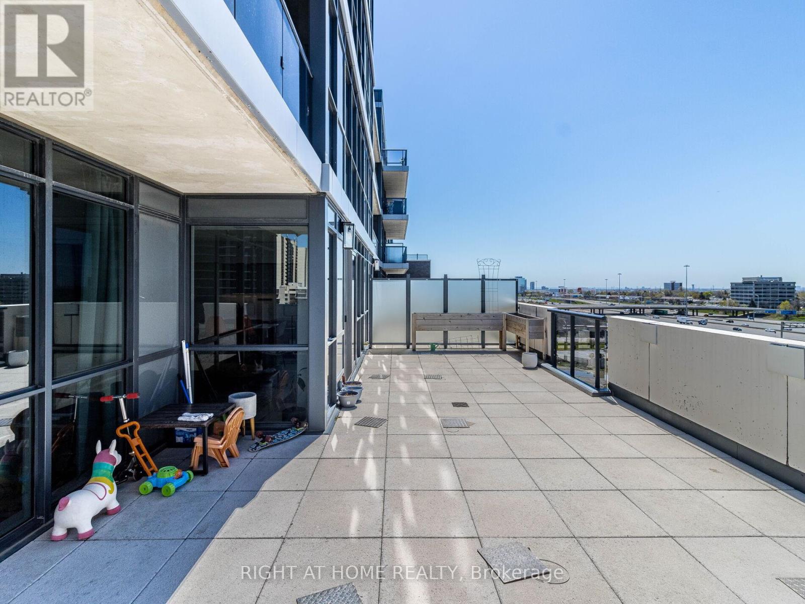 732 - 26 Gibbs Road, Toronto, Ontario  M9B 0E3 - Photo 45 - W12172741
