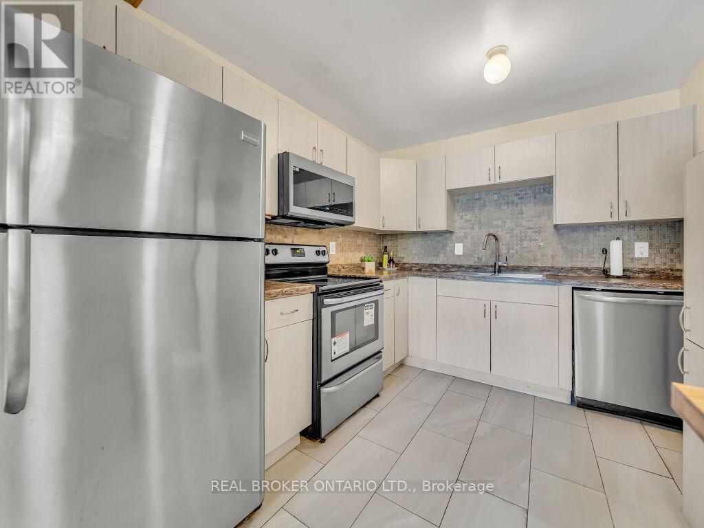 128 - 1050 Falgarwood Drive, Oakville, Ontario  L6H 2P3 - Photo 7 - W12172752