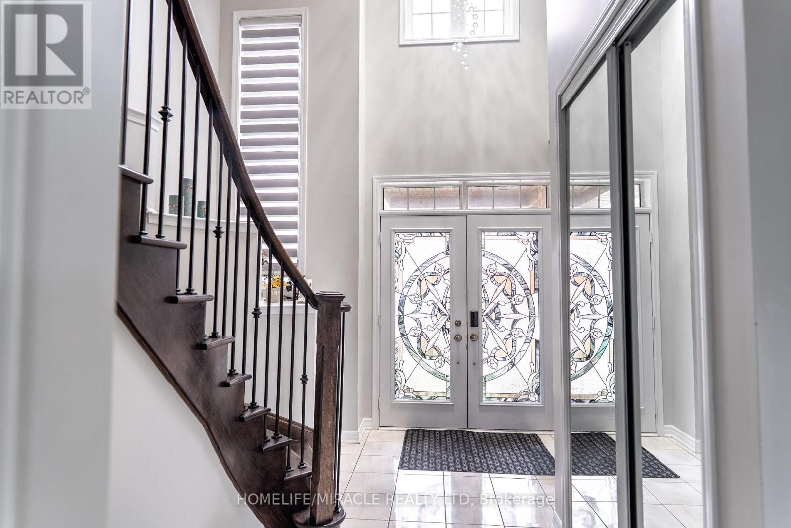 94 Mincing Trail, Brampton, Ontario  L7A 4S9 - Photo 3 - W12172761