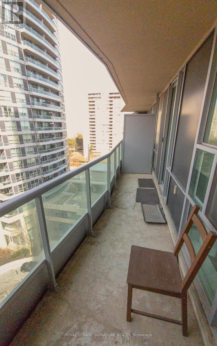 1007 - 33 Elm Drive, Mississauga, Ontario  L5B 4M2 - Photo 11 - W12172763