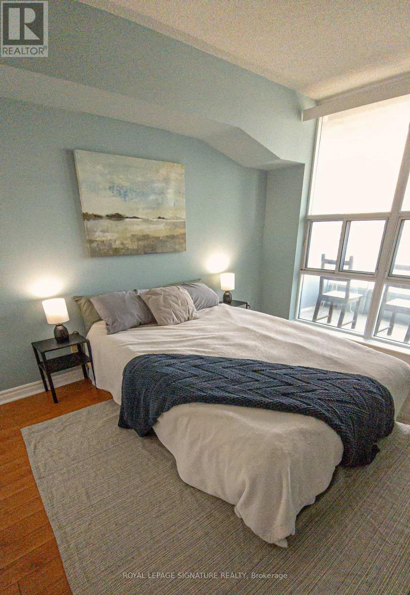 1007 - 33 Elm Drive, Mississauga, Ontario  L5B 4M2 - Photo 9 - W12172763