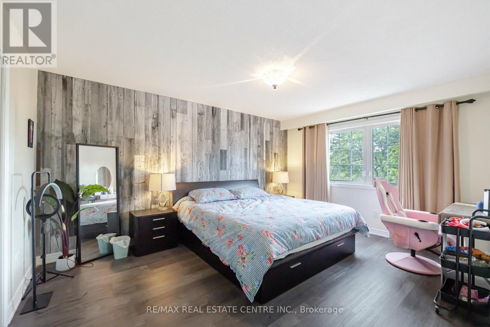 6 Foxacre Row, Brampton (Madoc), Ontario  L6V 3P5 - Photo 8 - W12172764