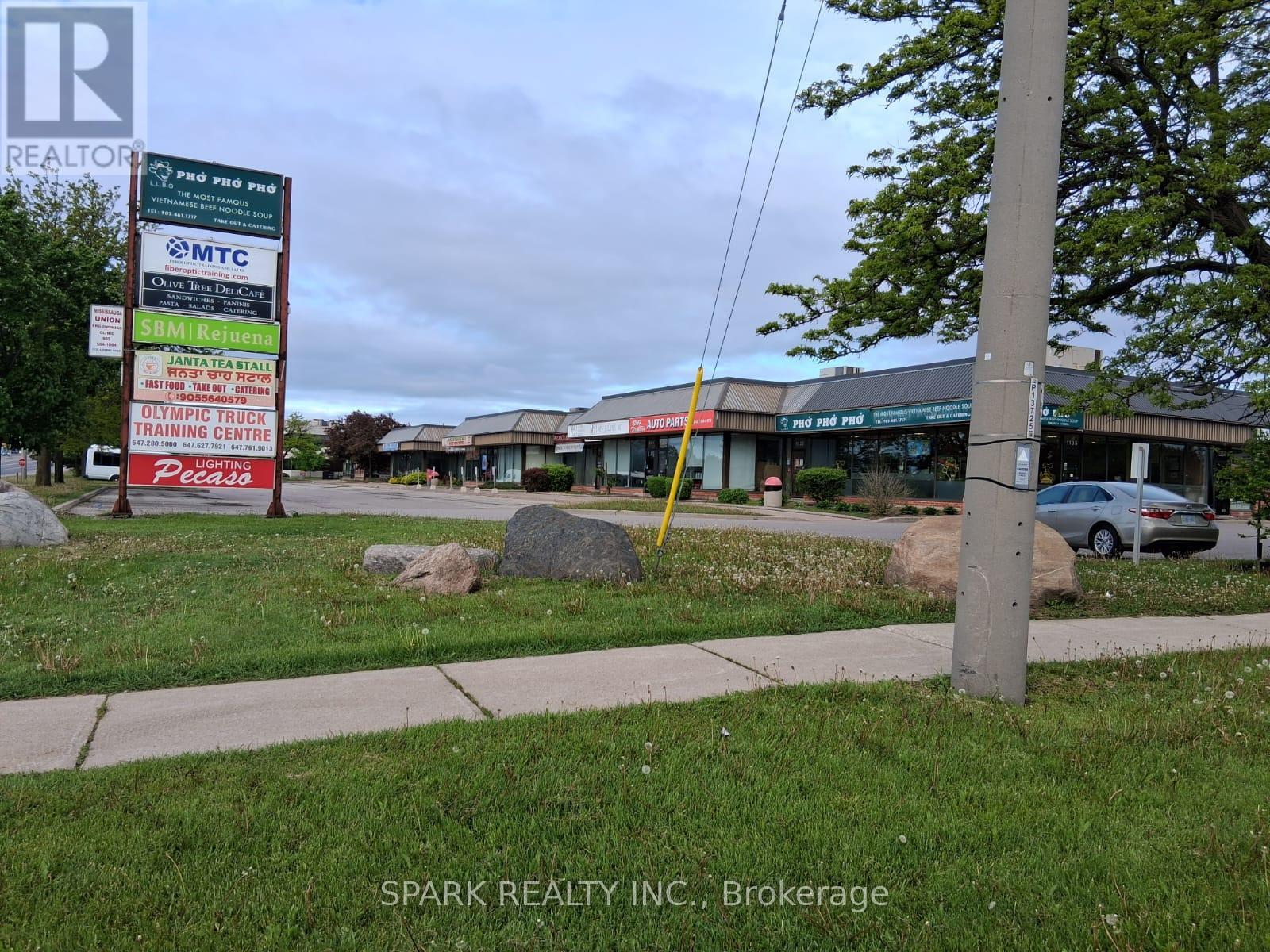 1111 Derry Road E, Mississauga, Ontario  L5T 1P3 - Photo 2 - W12172766