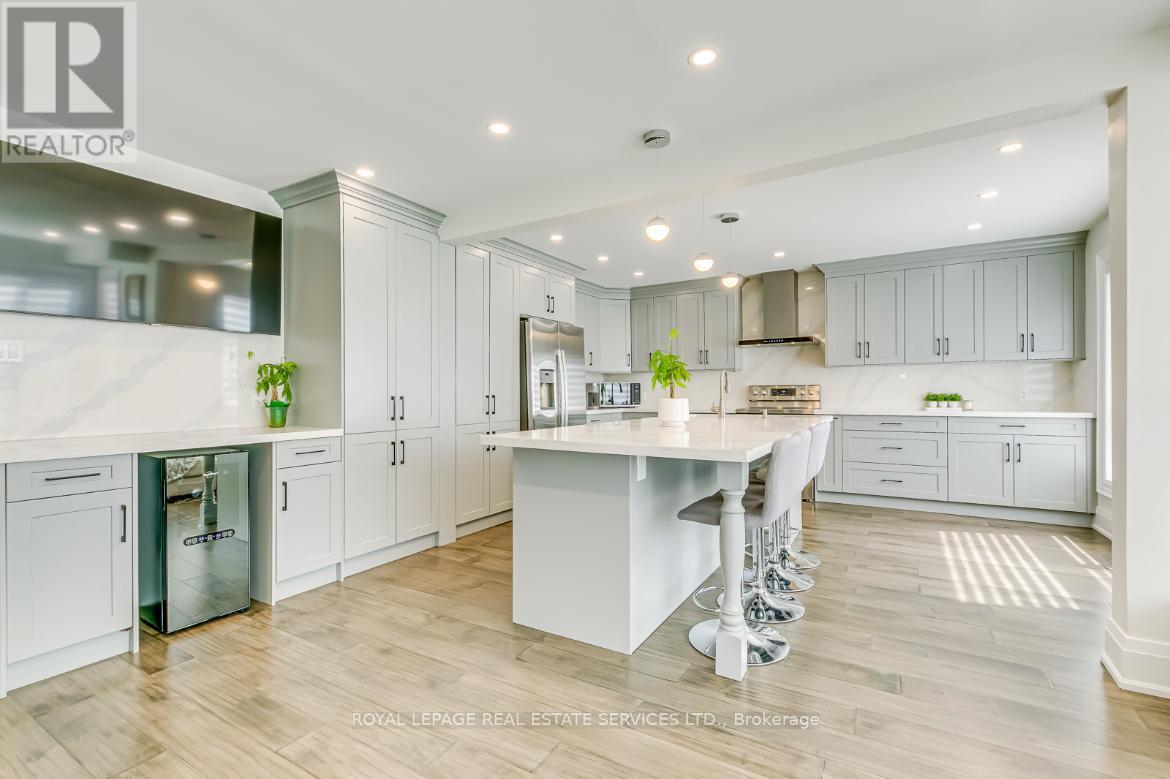 1097 Grandeur Crescent, Oakville, Ontario  L6H 4B4 - Photo 11 - W12172842