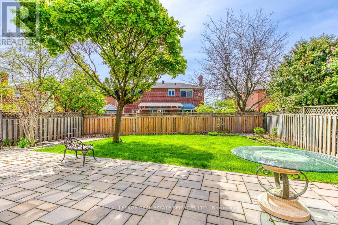 1097 Grandeur Crescent, Oakville, Ontario  L6H 4B4 - Photo 39 - W12172842