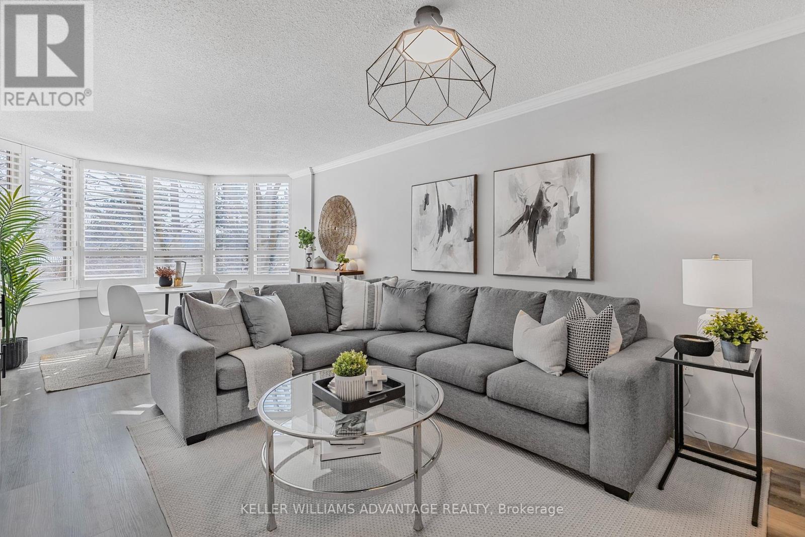 208 - 1270 Maple Crossing Boulevard, Burlington (Brant), Ontario  L7S 2J3 - Photo 8 - W12172929