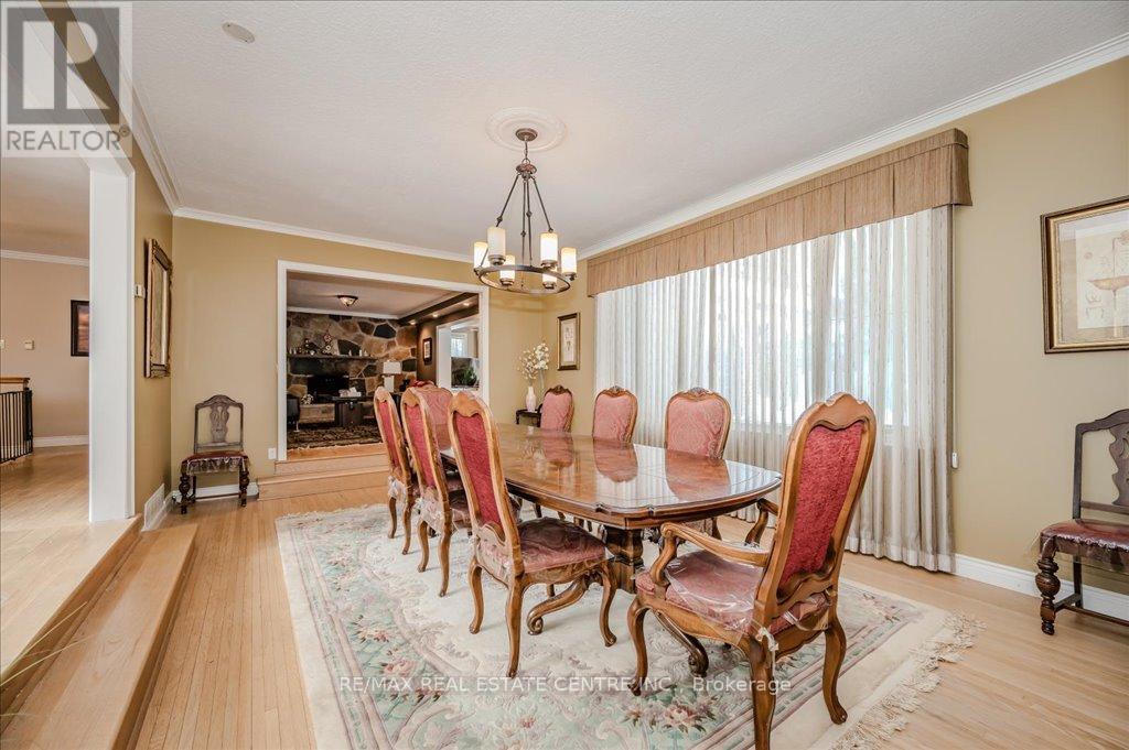 2260 Oneida Crescent, Mississauga, Ontario  L5C 1V6 - Photo 7 - W12172939
