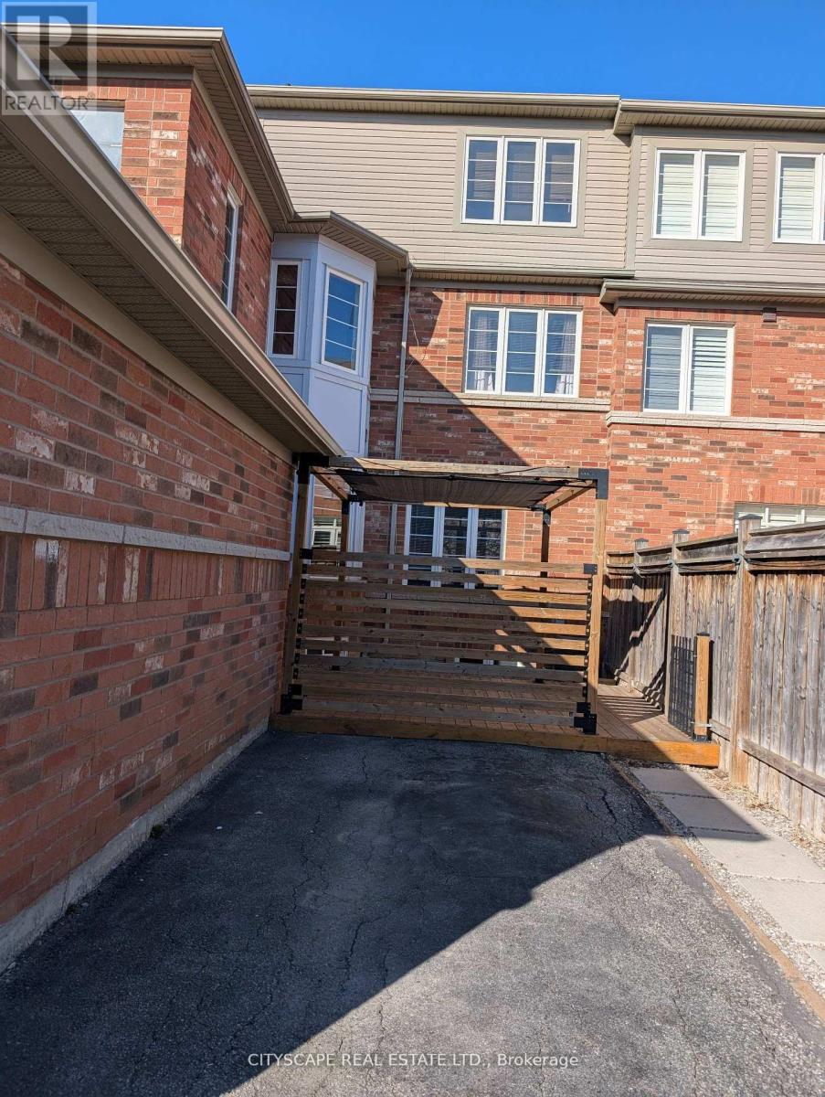 5532 Tenth Line W, Mississauga, Ontario  L5M 0G2 - Photo 7 - W12172968
