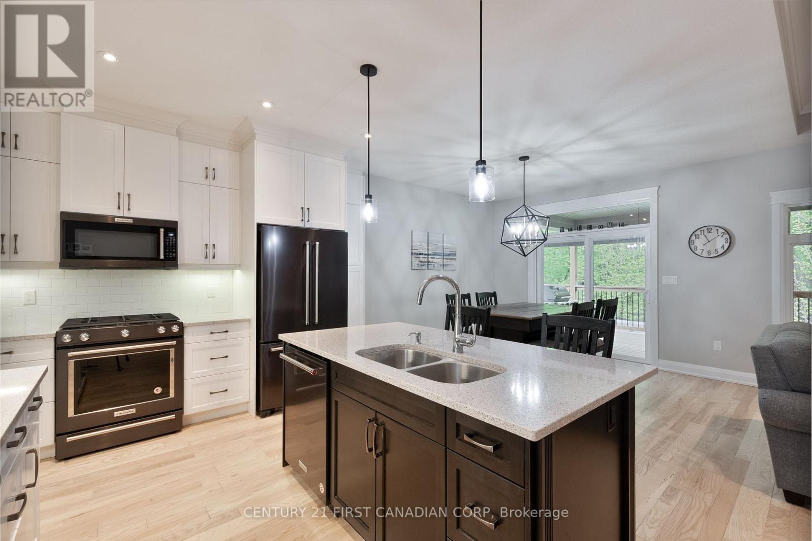 52 Kemp Crescent N, Strathroy-Caradoc, Ontario  N7G 0G3 - Photo 14 - X12172978