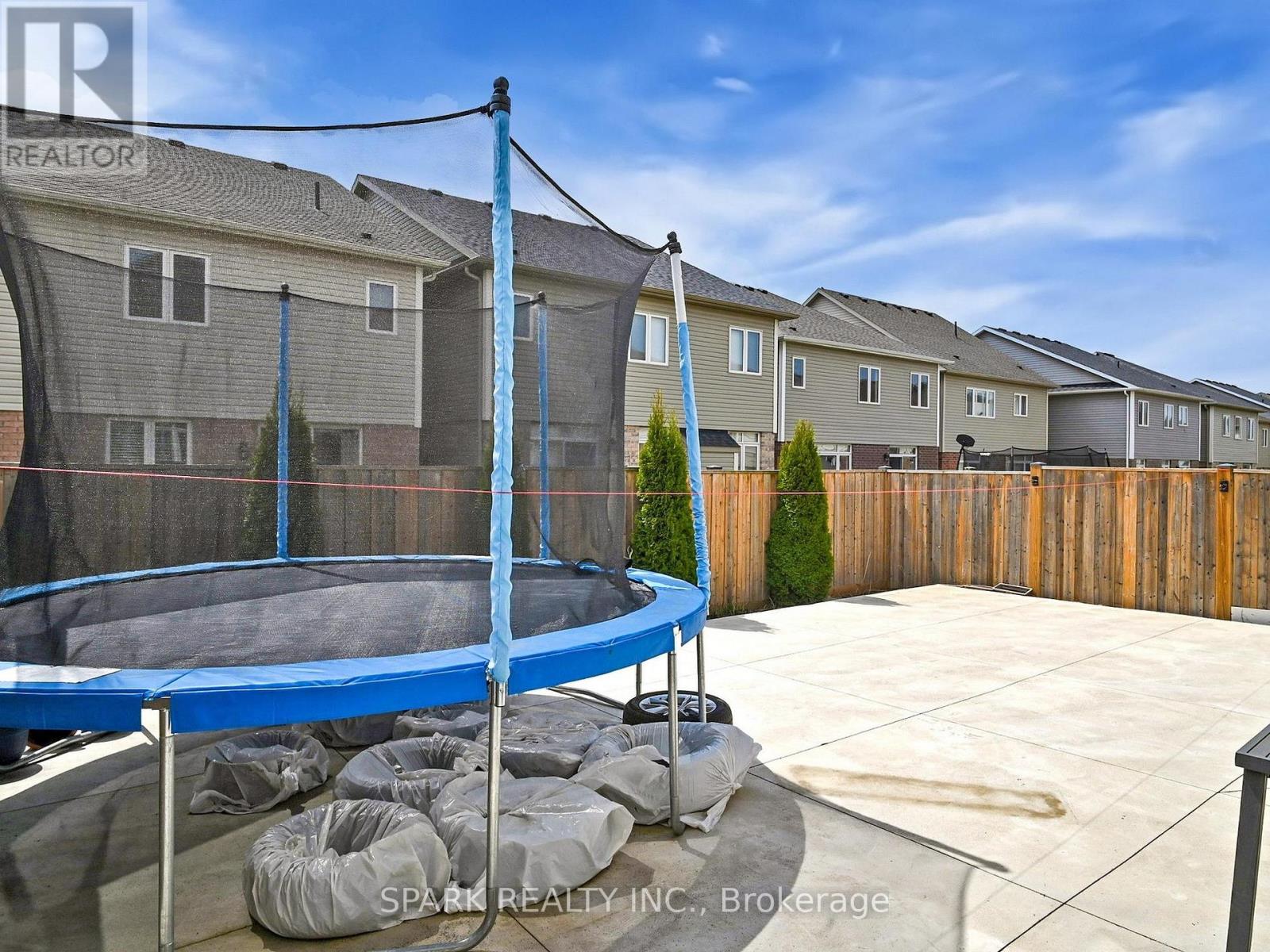 40 Mullholland Avenue, Cambridge, Ontario  N3H 0C3 - Photo 46 - X12172743