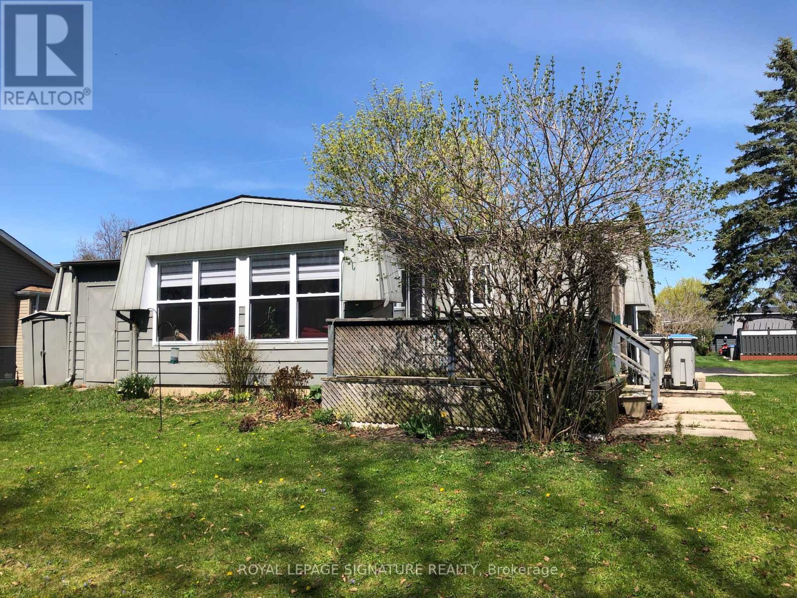 330 Wyldwood Lane, Lambton Shores, Ontario  N0M 1T0 - Photo 17 - X12172806