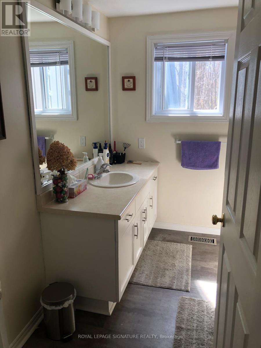 330 Wyldwood Lane, South Huron, Ontario  N0M 1T0 - Photo 9 - X12172806