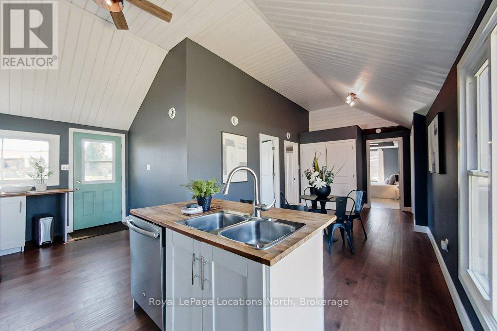 35 Caroline Street E, Clearview, Ontario  L0M 1G0 - Photo 12 - S12173011