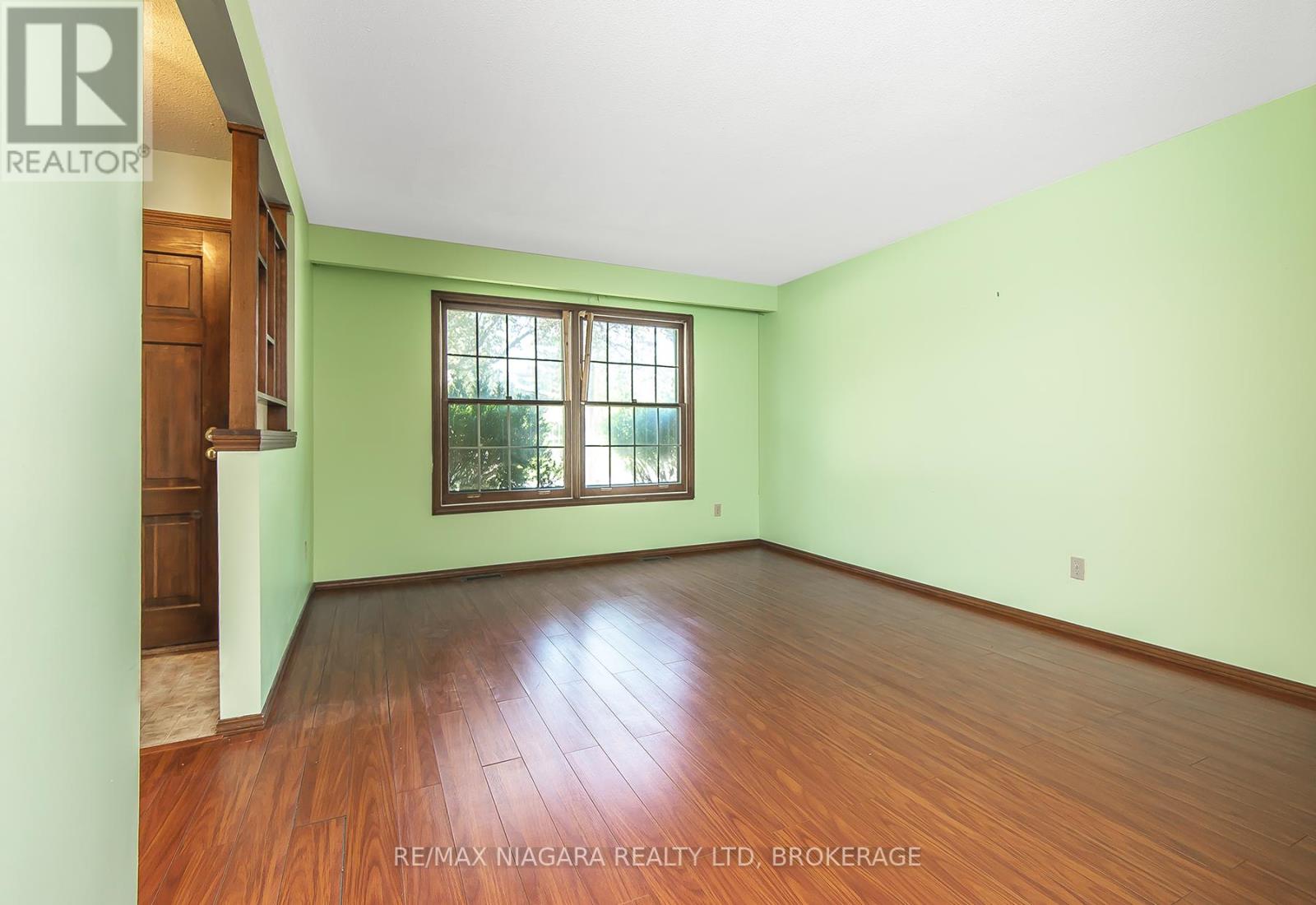 105 Hillview Road, St. Catharines, Ontario  L2S 1S8 - Photo 16 - X12153228