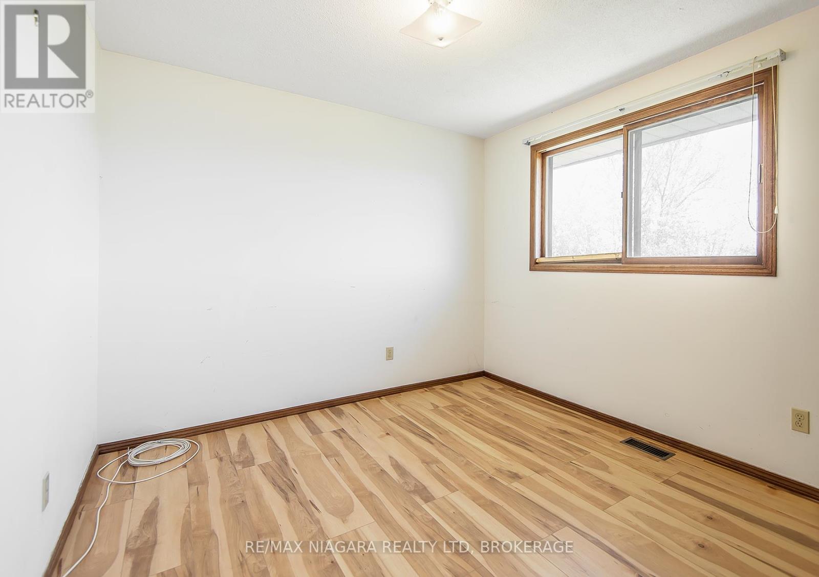 105 Hillview Road, St. Catharines, Ontario  L2S 1S8 - Photo 24 - X12153228