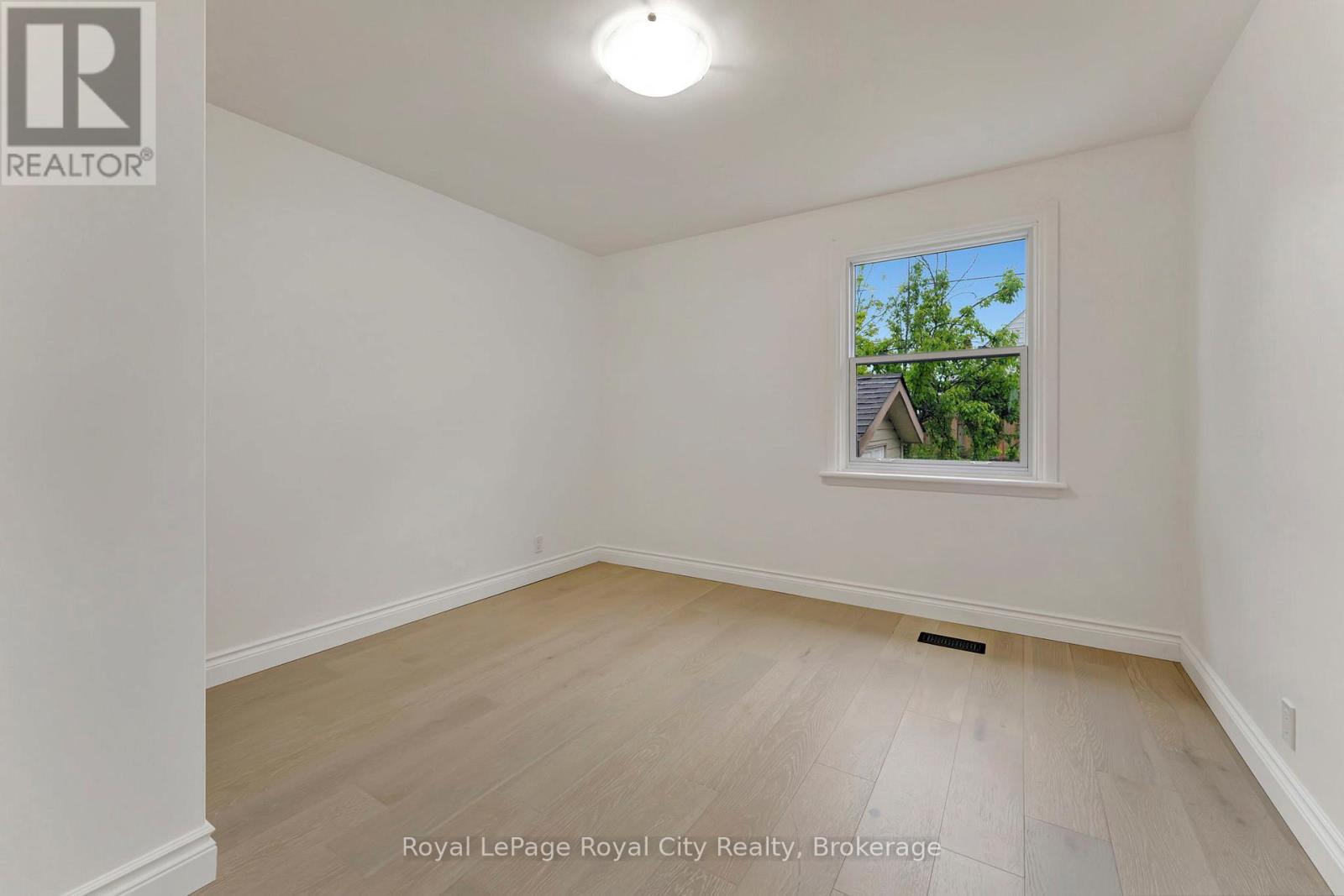 379 East 27th Street, Hamilton, Ontario  L8V 3H1 - Photo 19 - X12172974