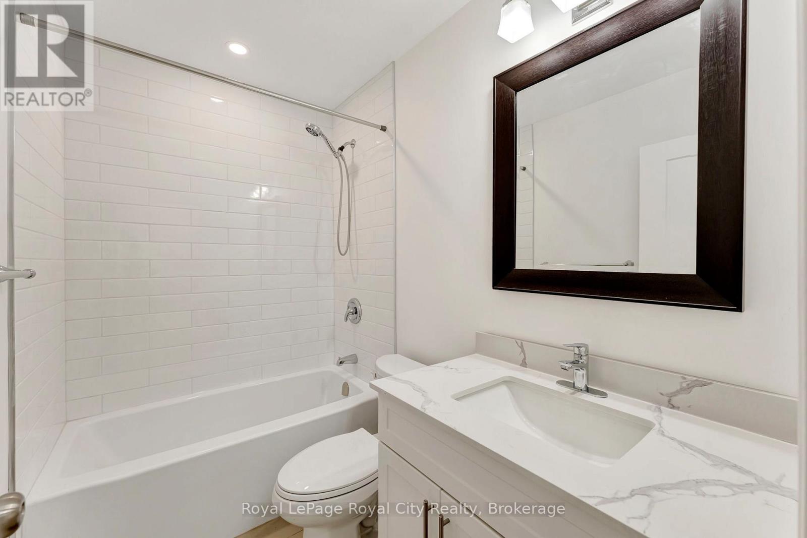 379 East 27th Street, Hamilton, Ontario  L8V 3H1 - Photo 21 - X12172974