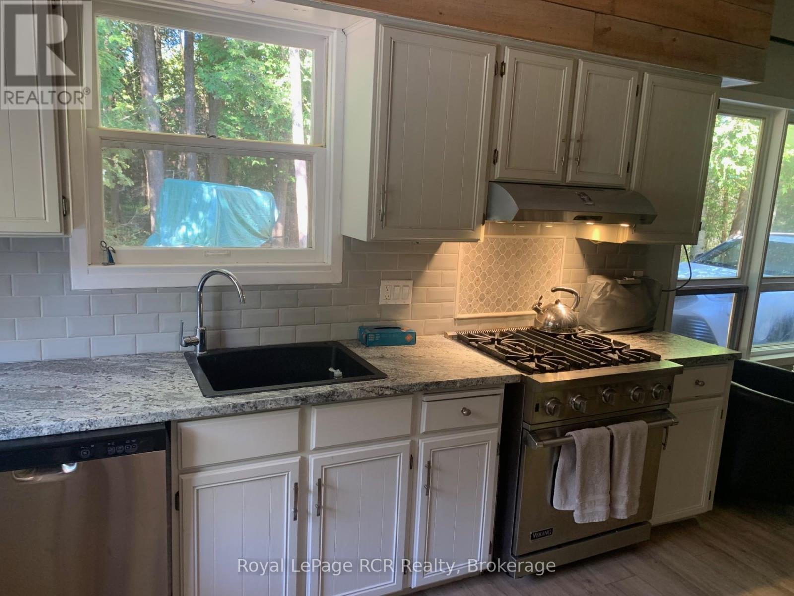 72 South Shore Road S, Northern Bruce Peninsula, Ontario  N0H 1W0 - Photo 6 - X12173049