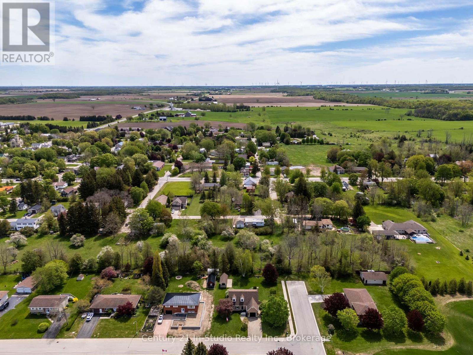 20 Smith Street, Kincardine, Ontario  N0G 2T0 - Photo 8 - X12173054