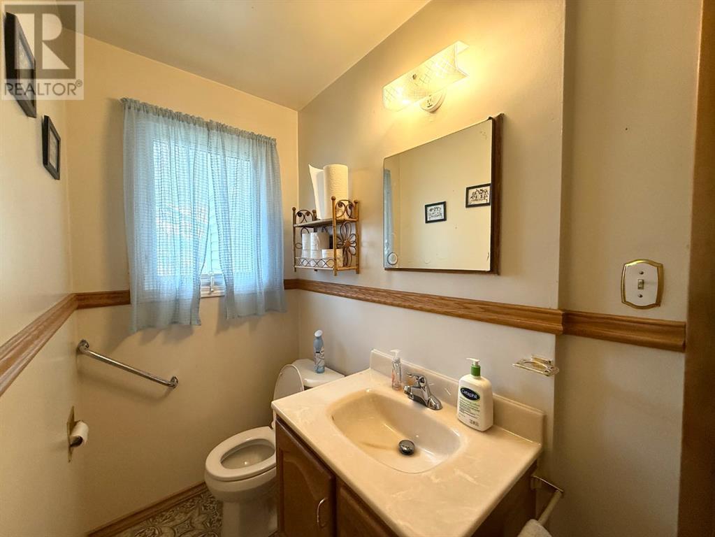 1617 13 Avenue N, Lethbridge, Alberta  T1H 1T5 - Photo 18 - A2222217